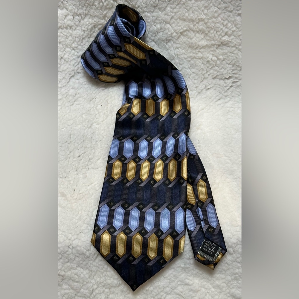 NEW Kilburne & Finch Clothiers Mens Tie 100% Silk Blue & Yellow Geometric 60”x4”